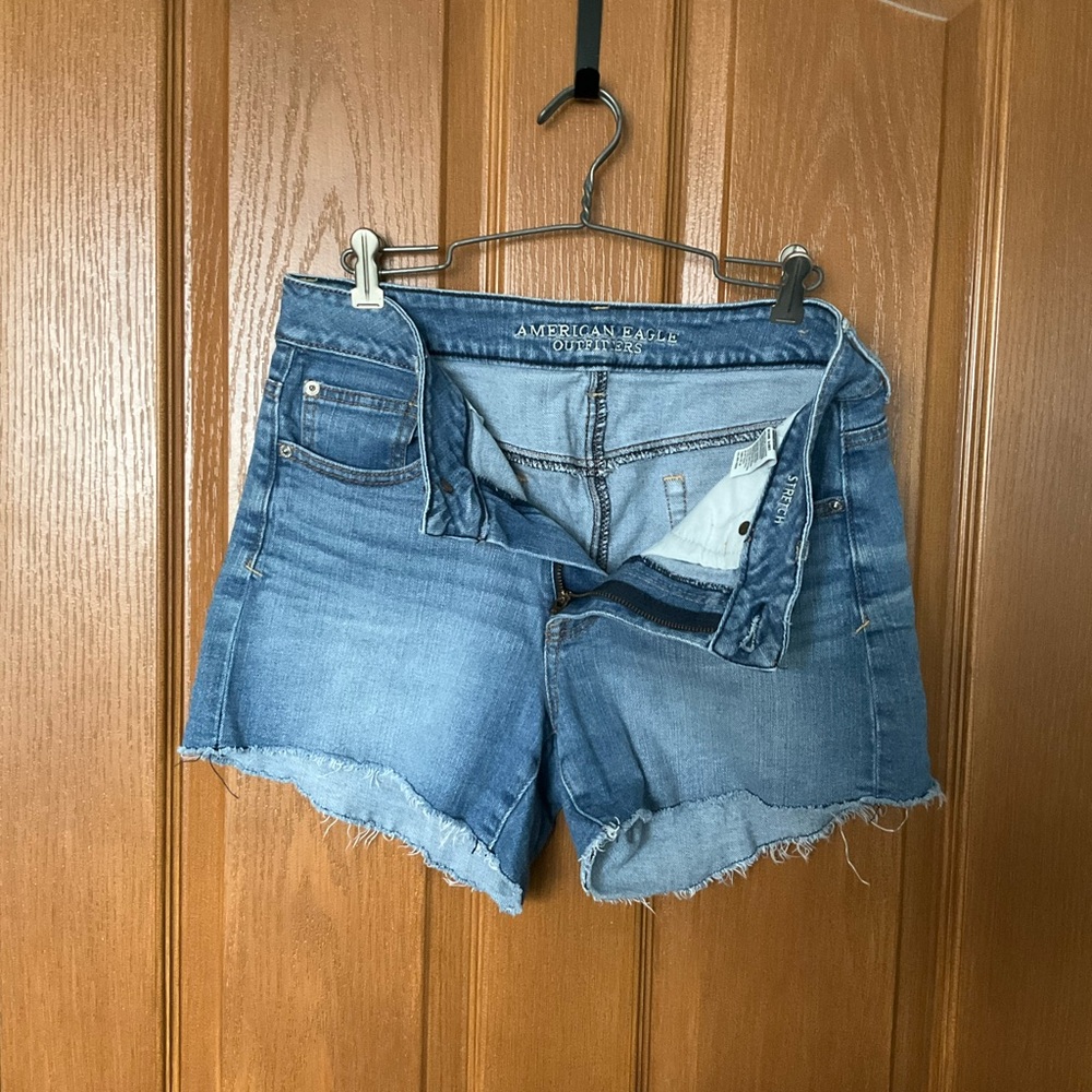 American Eagle Outfitters Light Blue Jean Shorts - Picture 3 of 4